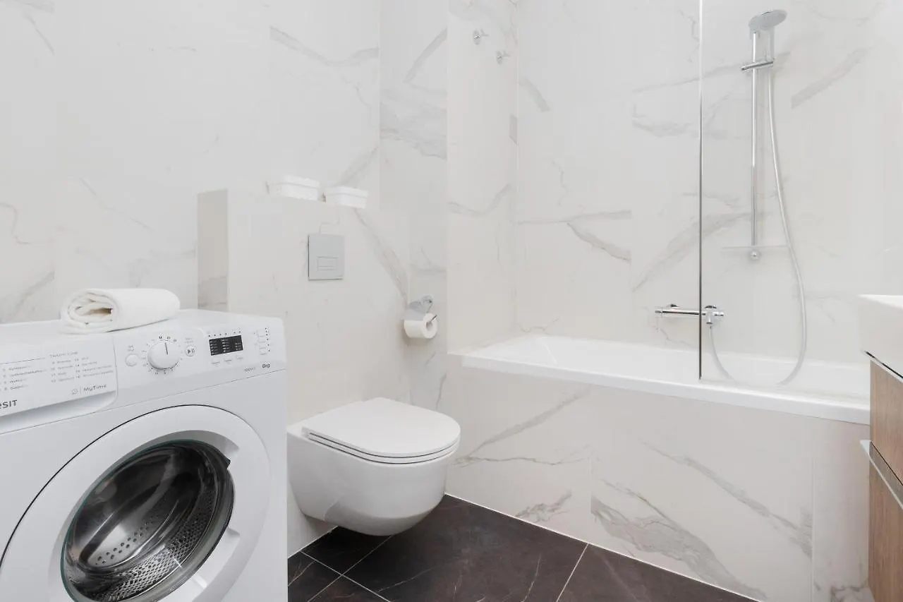 Stunning Apartment With Parking In Gdansk Lower Town By Renters Prestige 0*,